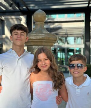 Bianca Castanho Instagram - West Palm Beach day 🌴 #familytime #summervacation