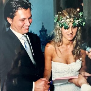 Bibá Pitta Instagram - 28 anos de casada minha gente querida💍💒!!
Celebrem connosco,esta história de amor cheia de filhos,netos,cheia de desafios e histórias para contar .. cheia de tudo🥰!!!
Celebrem connosco esta união repleta de momentos inesquecíveis onde a união, a força e o amor nunca baixam os braços 🙌🥰!! 
O casamento é talvez o desafio mais 
difícil de uma vida a dois cheio de altos e baixos mas é nas dificuldades que muitas vezes encontramos forças e nos momentos felizes que reforçamos o nosso amor❤️ é assim ou não é minha gente ? 
 Querido marido @fernandogouveia ainda temos muito para fazer e construir nesta vida …meu amor sempre juntos até ao fim … 
Meu amor sempre nós !!😍
Amo-te muito .. muito ❤️

#semprejuntos #juntosparasempre #amoreterno #vidaadois #28anos#truelove❤️