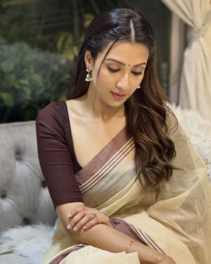 Bidya Sinha Saha Mim Instagram - Simply me🖤