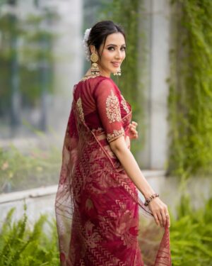 Bidya Sinha Saha Mim Instagram - ❤️❤️ ❤️

Saree- @rina_jamdani_ 
Blouse- @wahidasnandonic 
P.c- @syedshahewar.hussain.7 
Earrings- @farazisbyzandf