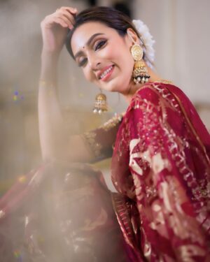 Bidya Sinha Saha Mim Instagram - ❤️❤️ ❤️

Saree- @rina_jamdani_ 
Blouse- @wahidasnandonic 
P.c- @syedshahewar.hussain.7 
Earrings- @farazisbyzandf
