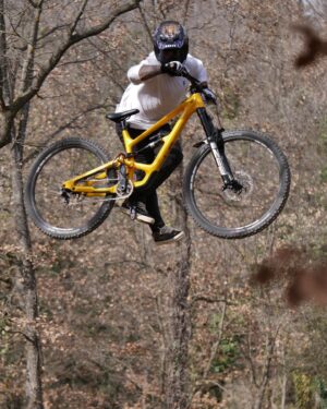 Bienve Aguado Alba Instagram - I missed @4ridersbikepark 🤓 #happykids

🎥 @marceldurbau 📷 @martagarrucho