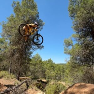 Bienve Aguado Alba Instagram - Feeling the bike the way I like it!

Long time no see 🤗 @lafenasosa