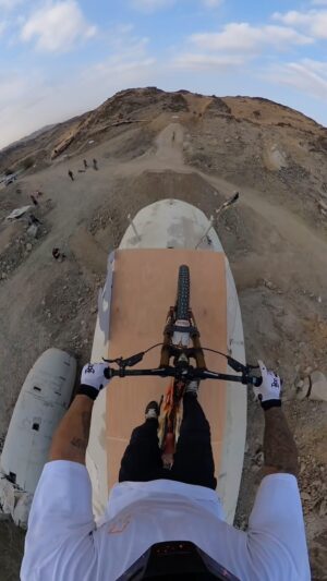 Bienve Aguado Alba Instagram - First laps in @saudifreeride !! 🇸🇦