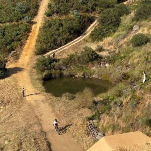 Bienve Aguado Alba Instagram - Couple warmup jumps into the wind. @darkfest_mtb

[O] @nickmitz