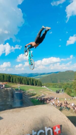 Bienve Aguado Alba Instagram - @bienvenidoaguado with a beast of a top-to-bottom run!😤 

🚁 @shaggyfpv 

#SwatchNines #BYND #bikerepublicsölden #ridersrule #heartbeatofthealps #sölden