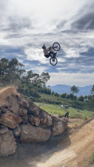 Bienve Aguado Alba Instagram - Seriously missing real big air right now🤤  #soon