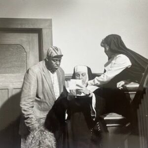 Bill Duke Instagram - On this Throwback Thursday, here's some set photos from Sister Act 2:Back in Habit with Bill in his Director's mode, chatting with #WhoopiGoldberg, Sheryl Lee Ralph and being the consummate professional he is. 

Sister Act 2 is streaming on Disney  and Tubi.

#realbillduke #SisterAct2 #director #film #kathynajimy #MaggieSmith #jeniferLewis #LaurenHill @heidibfuller @sydthewriter #TorrenceBrannonReese #MPJINews #variety #indiewire #garrettmorris #wendymakkena @disneyplus @tubi @carlgilliard #anthonyanderson @thesherylleeralph #shebaabrahaim