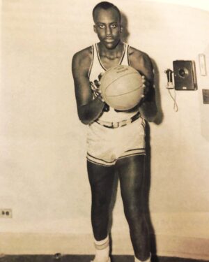 Bill Duke Instagram - #FLASHBACKFRIDAY: If the Lakers ever need me, I could come out of retirement! SWOOSH!🏀🤣

#realbillduke #throwback #tbt #dukemediafoundation #YouniteNetwork #dukemediaentertainment #lakers #carlgilliard #mpjinews #lebronjames #basketball #MPJINews #famlisoul #torrencebrannonreese #IveKnownRiversFilmFestival #famliinc #shebaabrahaim #coribanks #sports #basketballplayer @sydthewriter #nike