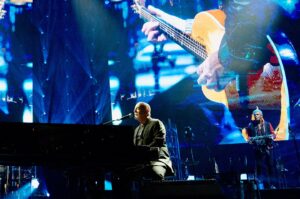 Billy Joel Instagram - Cardiff, Wales!
Goodnight!

#Billyjoel #Cardiff #Wales
📷Gareth Everett
Huw Evans Picture Agency
