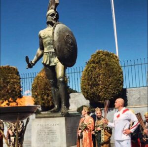 Billy Zane Instagram - Now that the #olympics are over I reminisce about the Ill fated 2020 Tokyo Olympiad that was cancelled due to Covid just after I ran the torch for #Greece and the #UnitedStates through the streets of #sparta What an honor. What a memory. 🇬🇷🇺🇸