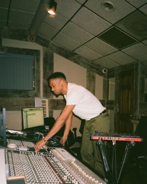 Black Milk Instagram - 🎛️ Bout 1 week left… new music 2mrw!

Album Everybody Good? Wed. 7/19