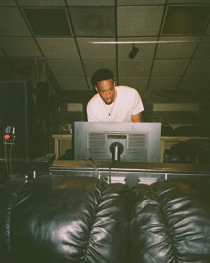 Black Milk Instagram - 🎛️ Bout 1 week left… new music 2mrw!

Album Everybody Good? Wed. 7/19