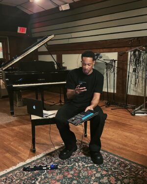 Black Milk Instagram - 😵‍💫 late night, fine tuning hours before flight, cuz ima tweak til the last sec smh.. Europe YOUR CRE-A-TOUR is on the way 

EU / UK TOUR (tix in bio) 

Mar 07 — Turin, Italy
Mar 12 — Leipzig, Germany
Mar 13 — Milan, Italy
Mar 16 — Padua, Italy
Mar 20 — London, UK
Mar 22 — Zurich, Switzerland 
Mar 24 — Cologne, Germany
Mar 26 — Berlin, Germany
Mar 28 — Haarlem, Netherlands
Mar 29 — Stockholm, Sweden
Mar 30 — Gothenburg, Sweden
Apr 04 — Rennes, France 
Apr 05 — Lisbon, Portugal
Apr 06 — Porto, Portugal