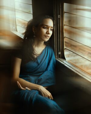 Black Sheep Deepthi Instagram - Particles in motion - human

📸 @shivaojas