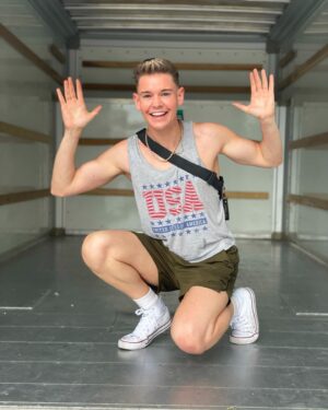 Blair St. Clair Instagram - Hey. Forgot to mention I moved to NYC. Can’t wait to show you all what I’m working on 😭 🥰 
PS: It’s pretty cool being happy.