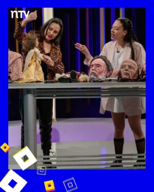 Blanca Lewin Instagram - ¡Aplausos para este gran episodio de Hora 25! 🎉 Donde disfrutamos de la música de la emblemática banda Lucybell en Hora 25 📺🎶

Además, nos deleitamos con la entretenida columna de teatro y artes escénicas junto a @yashirazhizmeri, quien nos trajo el fascinante mundo de las máscaras. Mientras tanto, @gonzalo_planet nos llevó a un gran encuentro con un músico histórico de Inti Illimani.

📸 Fotos: @barbaragoncas

📌 Recuerda #Hora25NTV con @blancalewin, los miércoles a la medianoche por @ntvchile, y el sábado por @tvn después de Best Seller.

#Hora25TVN #BlancaLewin #Música #Cultura #Teatro #Literatura #Entretenimiento #Cine #TelevisiónChilena