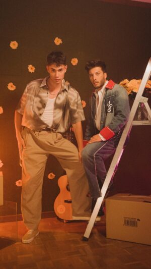 Blas Cantó Instagram - Hoy sale “Máscaras”🎭 a las 00:00.

¡Haremos un directo a las 23:40 para el estreno! No te lo pierdas 🤍