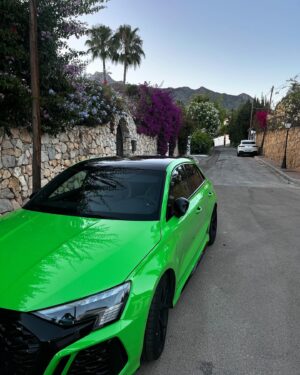Bleu Landau Instagram - Marbella 🏝️