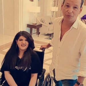 Bobby Chinn Instagram - انا مع التوب شيف 😍 الشيف العالمي بوبي تشين والشيف الرائعة منى موصلي 
@bobbychinn @chefmonamosly
@sabahelkheiryaarab
@mbc1 @mbctopchef . 
. 
.
. 
. 
. 
. 
. 
#explore #instagood #instagram #jordan #follow #topchef #chefs #support #reelsinstagram #ksa #kuwait 
#السعودية