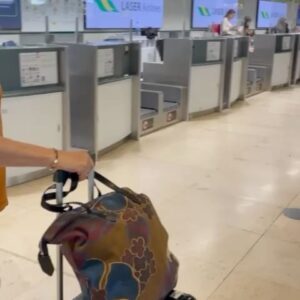 Boris Izaguirre Instagram - Gracas @laserairlinesoficial una vez mas por permitirme viajar a Caracas en su magnifico y placido vuelo Madrid-Caracas, dos ciudades que son mi vida! Hoy 28 de julio son las elecciones generales y scompsñare a mi padre @rodoenla a votar juntos! Love, boris