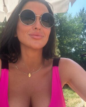 Borisa Tyutyundzhieva Instagram - 👙⛱️🧴🕶️