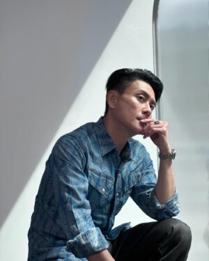 Bosco Wong Instagram - 繼續努力宣傳！
The fit @kapitalglobal @bode  @rickowensonline by @mrporter 
@queenie_yu #qystyling #紮職3 #宣傳日 #英皇電影