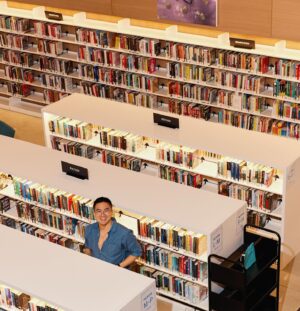 Bowen Yang Instagram - a perfect new york day for moi??? having @pinterest and the greatest @withreservation tag along at my fav brooklyn spots: @bklynlibrary for books, @outlineflorals for sublime flowers, and @bonniesbrooklyn for the best meal in town hands down. 📚💐🍲🌃📌 thank you life thank you love!!!! grooming by @evydrew