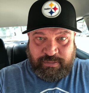 Brad William Henke Instagram - Be kind to each other - don’t hate people you have never met - don’t expect people to think exactly like you -don’t Blame others for your situation- don’t be racist - don’t shoot people - don’t be afraid to admit that some people have it harder than you - don’t separate families - find your passion and work your ass off - if you can’t figure out your passion - work hard at what you are doing - be nice - don’t lie - No taxes for those who make Under a million dollars / a flat 20 percent for millionaires - no write offs - flat 30 percent if you make a billion - that’s what I would run my presidential platform on :)
Hope everyone is enjoying ORANGE SEASON 7!  Im half way through and loving it !  I’m working in PITTSBURGH!  Love this town :). Then off to Canada!  I will share the 2 projects with you shortly but they are GREAT ROLES.  Was waiting for something as good as PISCATELLA and I think I found it 🤞🏼.