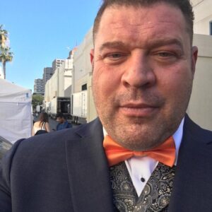 Brad William Henke Instagram - CLEAN SHAVEN I know you guys hate it when I shave 😠. So do I !  But I had an audition today for a Fox pilot that I love - dan the weather man - and I don’t think weather men have beards - I better get it 🎬💰🙏🏽 #foxlot