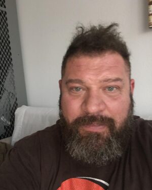 Brad William Henke Instagram - #superbowl - have not left the couch 🛏 all day - chillin’. Starting tomorrow I have to book a pilot - a new tv show 🎥🌈💰💰💰. Pressing pause on game and heading to Costco for a hotdog 🌭- yep - then I’ll check out if Justin rocked it 🎤