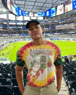 Bradley Constant Instagram - Mexico VS Venezuela in my first ever fútbol game 🇲🇽✌🏽 Thank you @cashapp !!