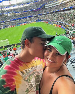 Bradley Constant Instagram - Mexico VS Venezuela in my first ever fútbol game 🇲🇽✌🏽 Thank you @cashapp !!
