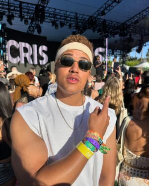 Bradley Constant Instagram - LUDA!! 💪🏽👊🏽 @revolve #revolvefestival