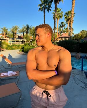 Bradley Constant Instagram - It’s hot out here