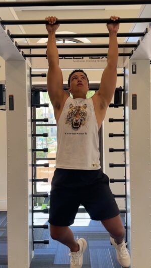 Bradley Constant Instagram - 🦍🦍🦍