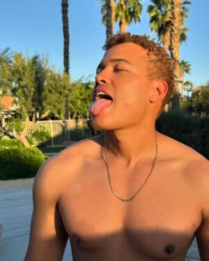 Bradley Constant Instagram - It’s hot out here
