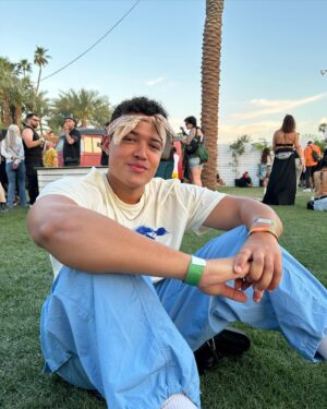 Bradley Constant Instagram - Coachella 11/10, 10  for @bellaagolden and 1 for 🍕