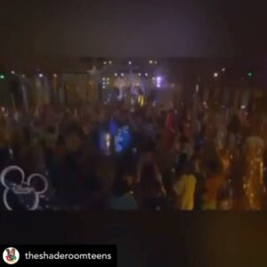 Brandon Mychal Smith Instagram - #Starstruck Such unbelievable memories making this movie !! Thankyou to the amazing producers cast & crew and my amazing family over @disney for allowing me the opportunity to be a big kid & bring joy and fun into the homes of families around the #World !!! #disney 
#StarStruck2 @disney @disneyplus hmmmmmmmmmmm 🙈😉
@thedaniellecampbell @realsterling @chelseakane
