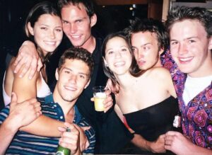 Brandon Quinn Instagram - #tbt #friends #ihaventagedatALL 😭🤷🏻‍♂️😉 @jessicabiel @glassofwhiskey @jackietohn @thirdbiggs