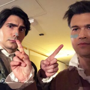 Brandon Routh Instagram - Someone had the last piece of 🍰...
#LegendsOfTomorrow
#SteelATOM
