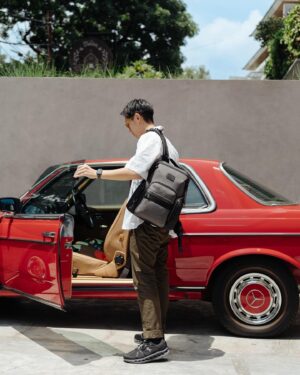 Brandon Salim Instagram - Stylish, functional, and always ready to go. My TUMI backpack is more than just a bag—it’s a lifestyle. 🎒🚗 

@mapfashion @tumitravel
#TUMI #TUMIIndonesia #TUMIBravo