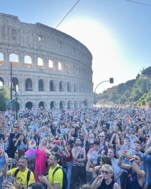 Brenda Lodigiani Instagram - Quanta meravigliosa froc*aggine🌈
Che bello esserci stata dall’inizio alla fine 
#romapride2024