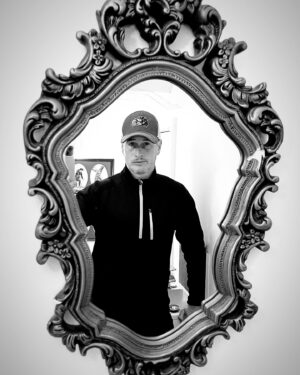 Brendan Fehr Instagram - Portrait of a man who’s played 168 holes this week… and counting.