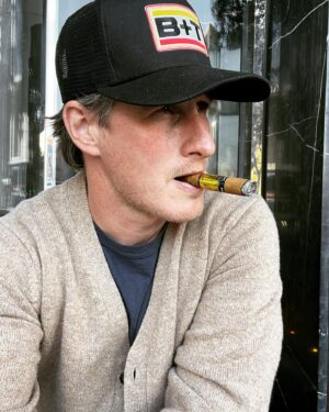 Brendan Fehr Instagram - Tell me if you’ve heard this one… a #cardigan, #cap and #cigar walk into a bar…
#Melbourne @the_real_metrocomiccon