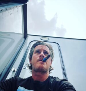 Brendan Fehr Instagram - #TrailerTrash 

#SmokeBreak #OnSet