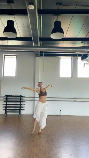 Briana Evigan Instagram - Last dance 3 months ago, works been busy! Little inspo to start the week this morning and find a grove. It’s coming it’s coming! I can feel the dance itch! 🥳🥳