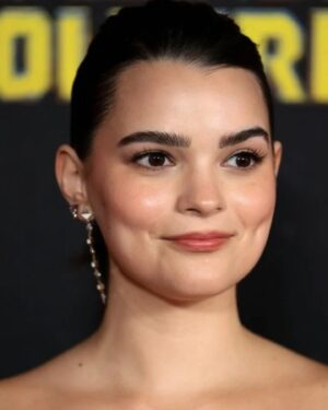 Brianna Hildebrand Instagram - ✨💥✨💥BRIANNA 💥✨💥✨ @briannahilde for her @deadpoolmovie World Premiere last night in NYC.  #deadpoolandwolverine  #negasonicteenagewarhead #briannahidebrand  #redcarpet #sleekandchic #ponytail