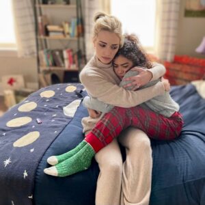 Brianne Howey Instagram - season 2 summed up juuuust right 🧡 #bts #ginnyandgeorgia