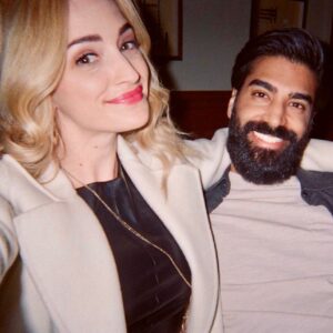 Brianne Howey Instagram - season 2 summed up juuuust right 🧡 #bts #ginnyandgeorgia